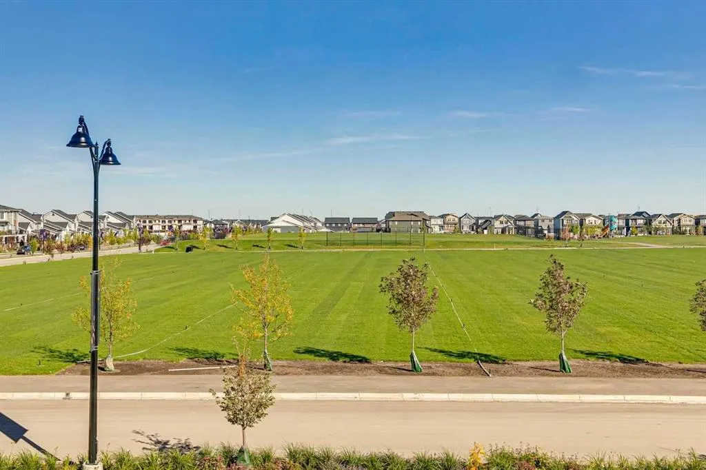 297 Creekside Drive SW