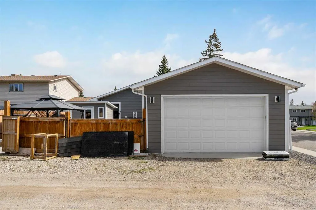 119 Silvercreek Close NW