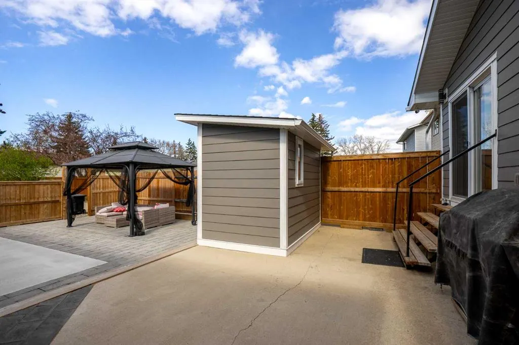 119 Silvercreek Close NW