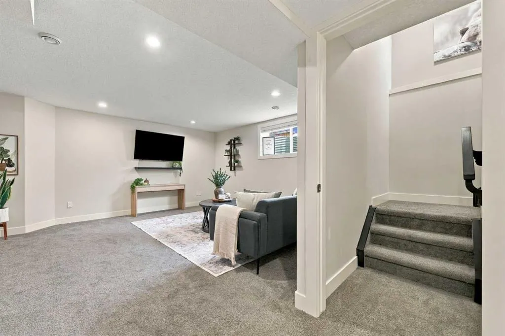 1460 Aldrich Place