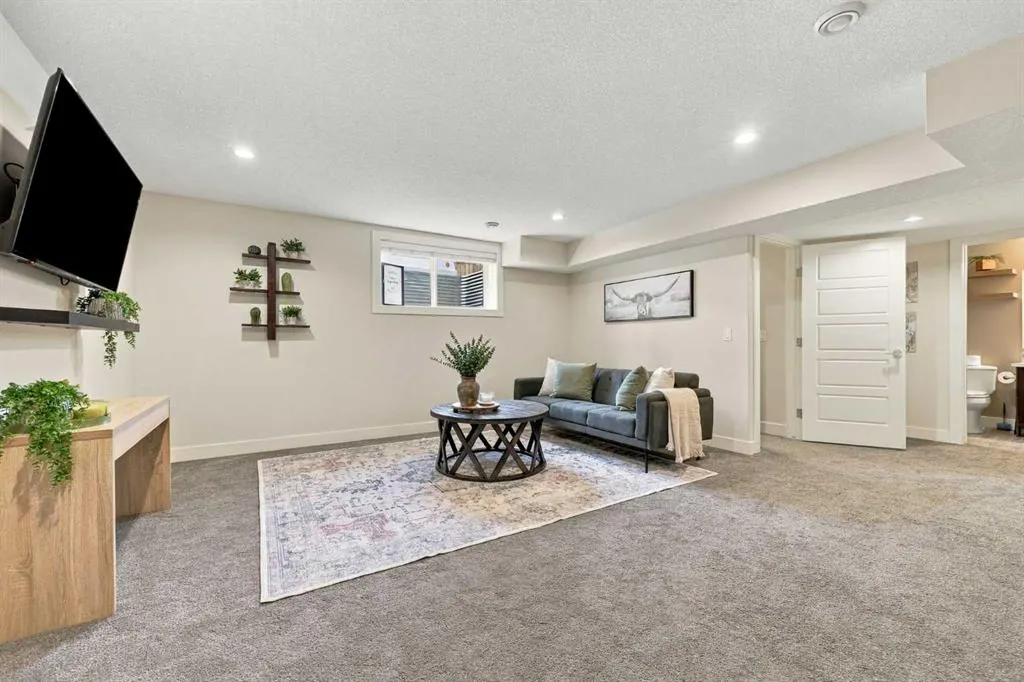 1460 Aldrich Place