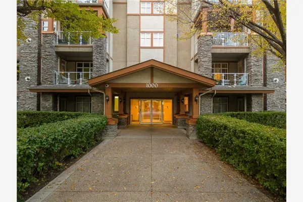 1104 Lake Fraser Court SE