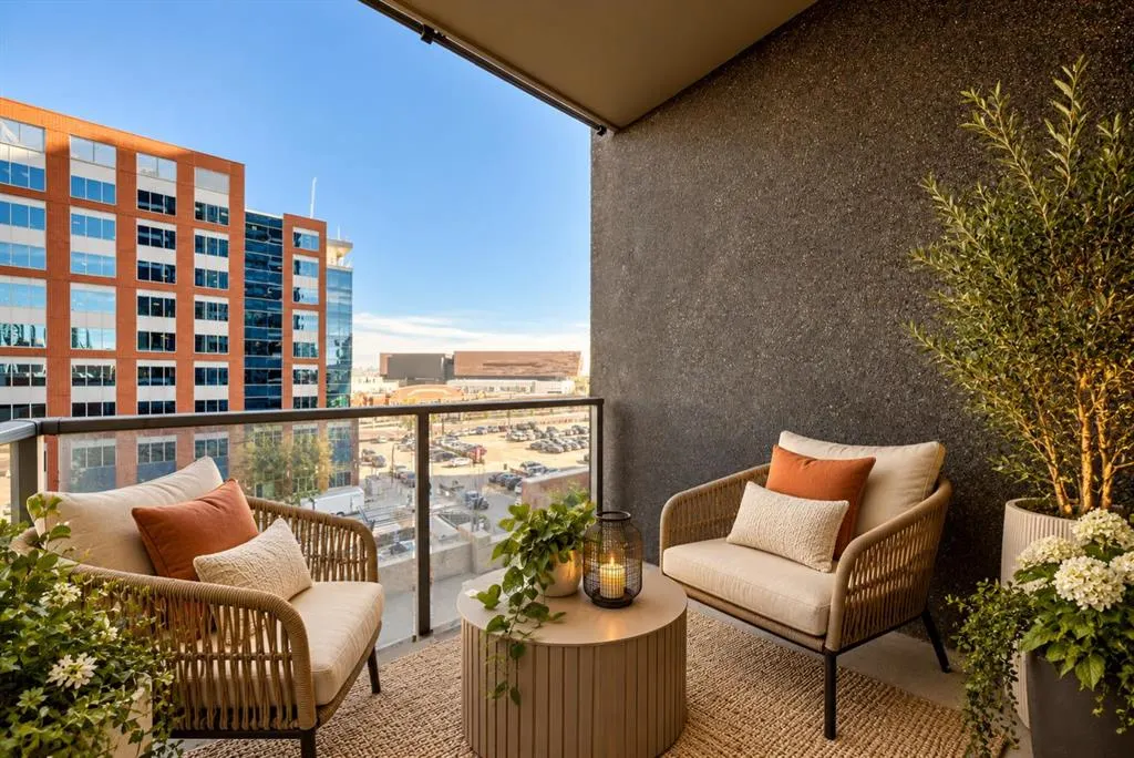 1320 1 Street SE #401