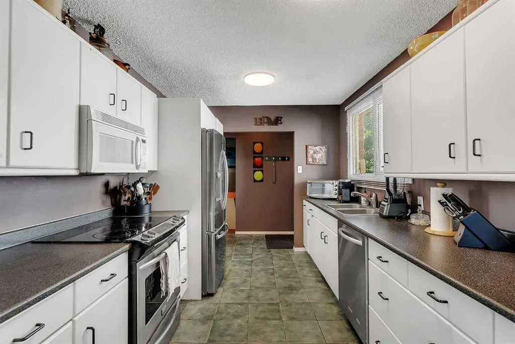 707 Fortalice Crescent SE