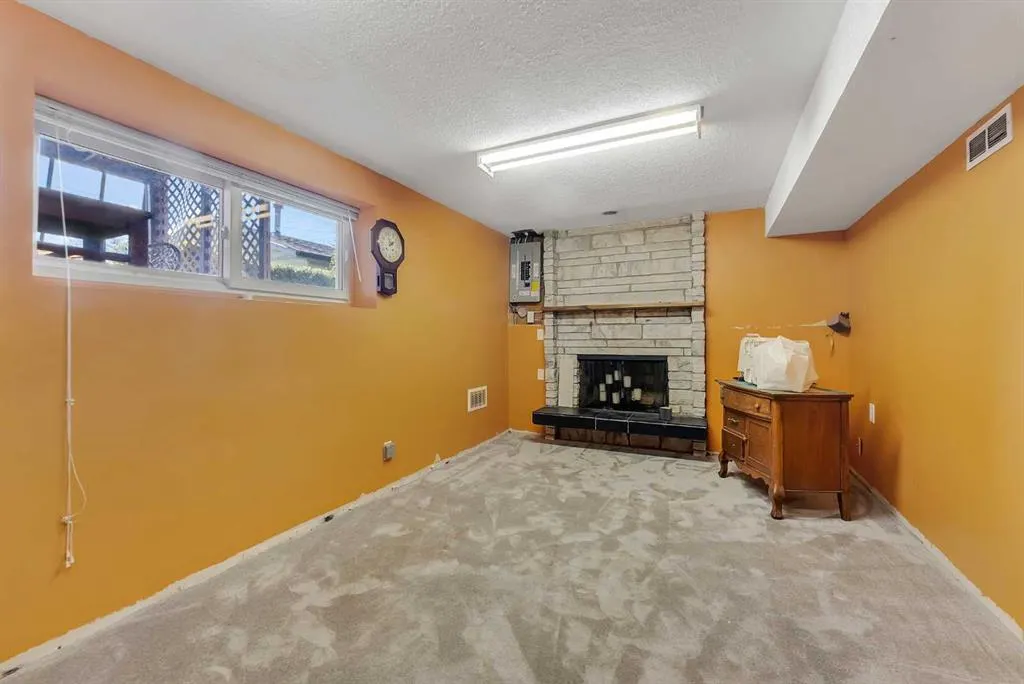 707 Fortalice Crescent SE
