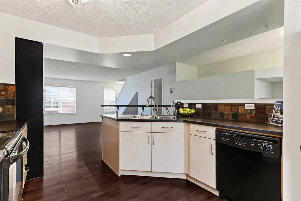 3240 New Brighton Gardens SE
