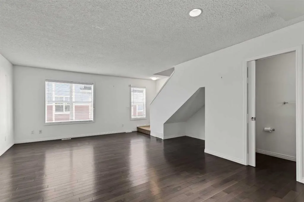 3240 New Brighton Gardens SE