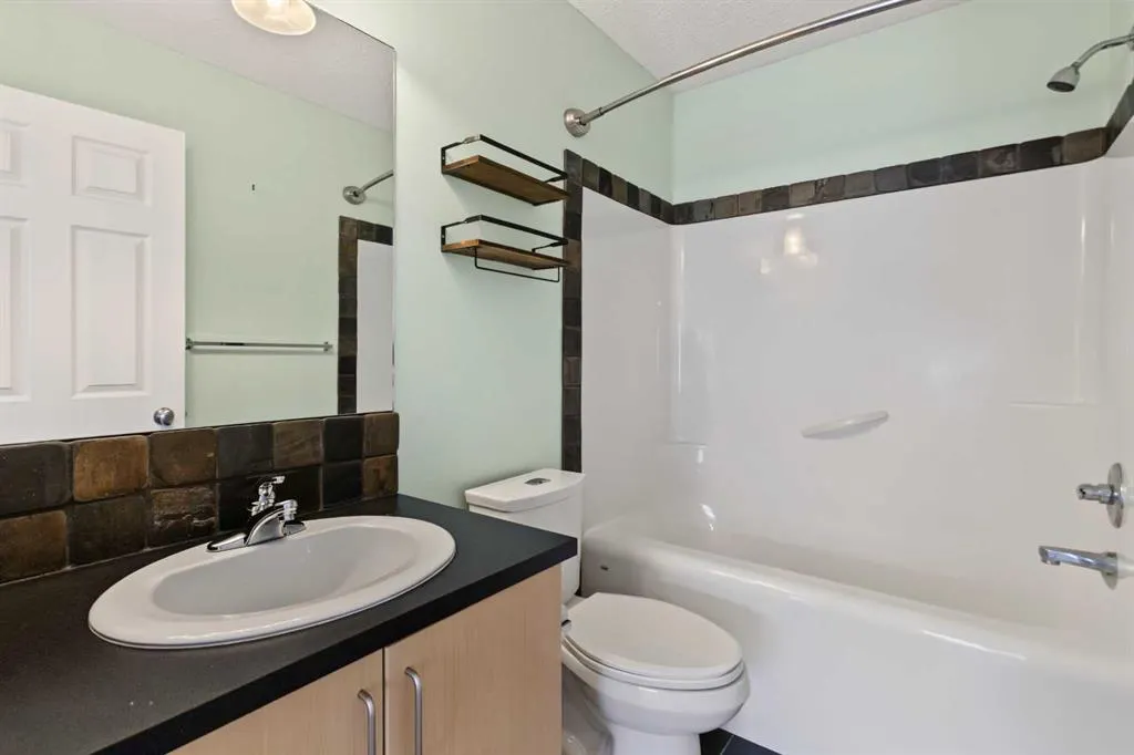 3240 New Brighton Gardens SE