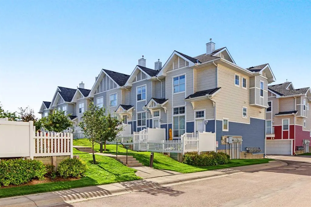 3240 New Brighton Gardens SE