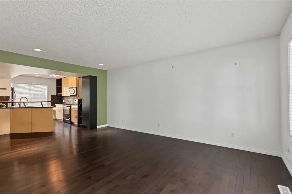3240 New Brighton Gardens SE