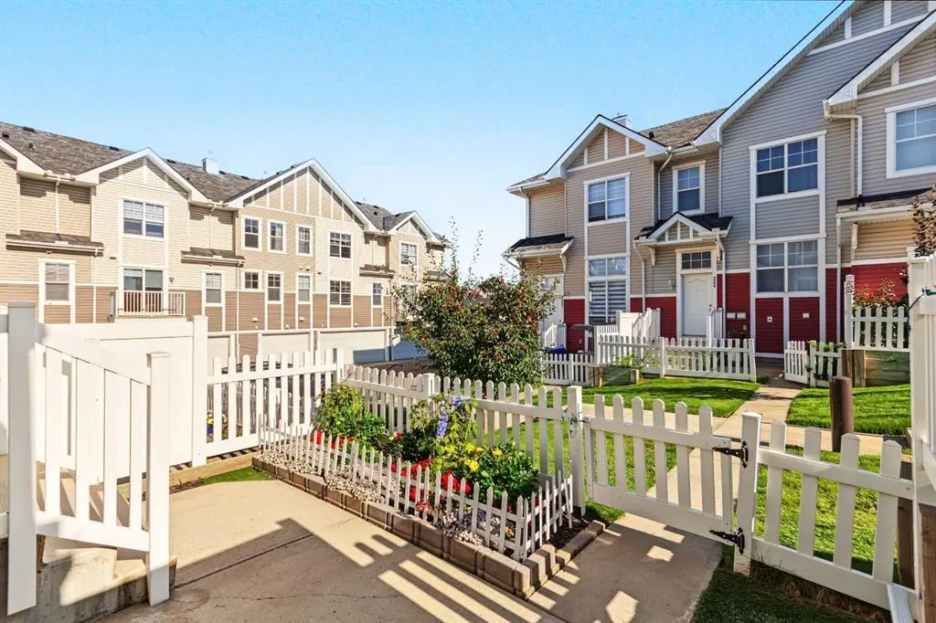 3240 New Brighton Gardens SE