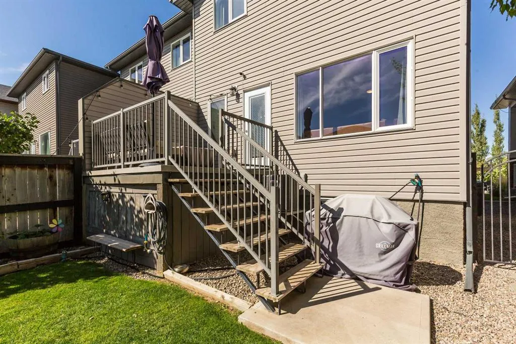 117 Northlander Bend W
