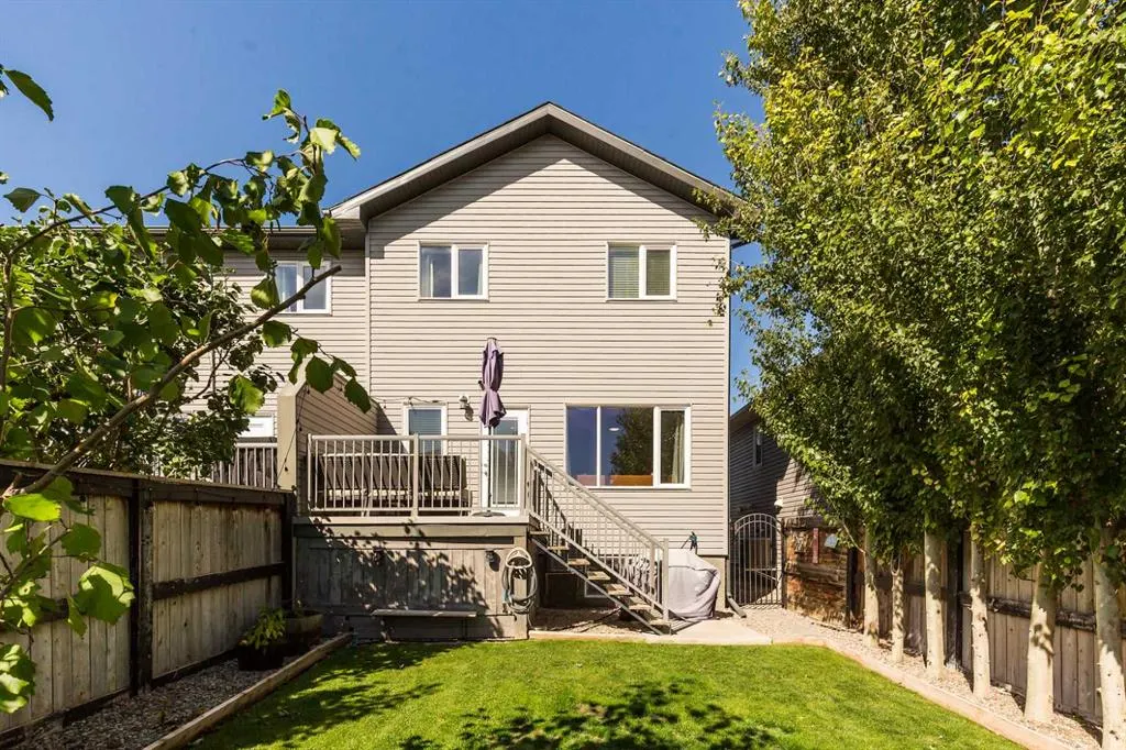 117 Northlander Bend W
