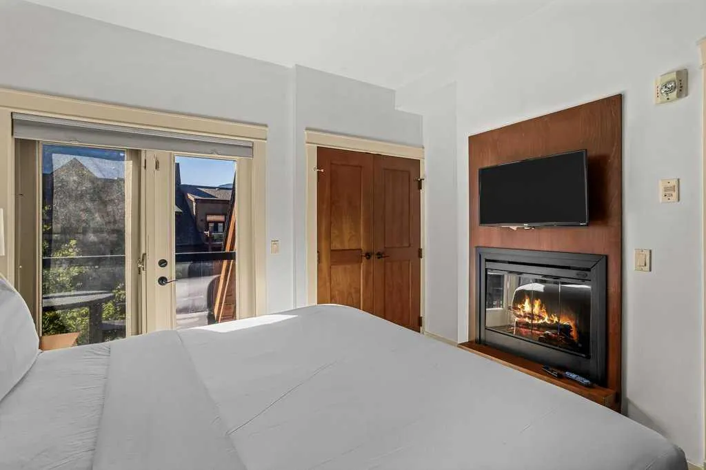 173 Kananaskis Way #310AB