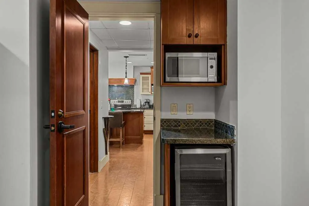 173 Kananaskis Way #310AB