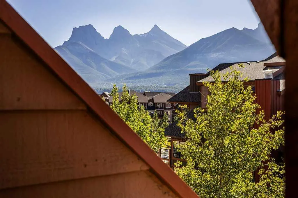 173 Kananaskis Way #310AB