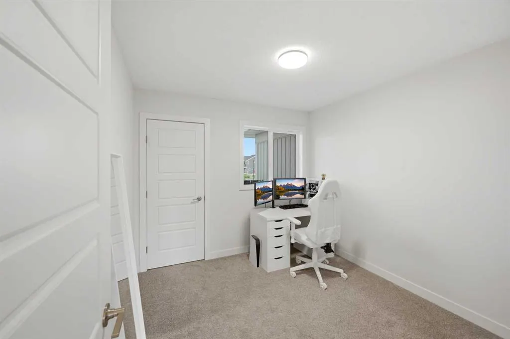 7 Lambeau Lane SE