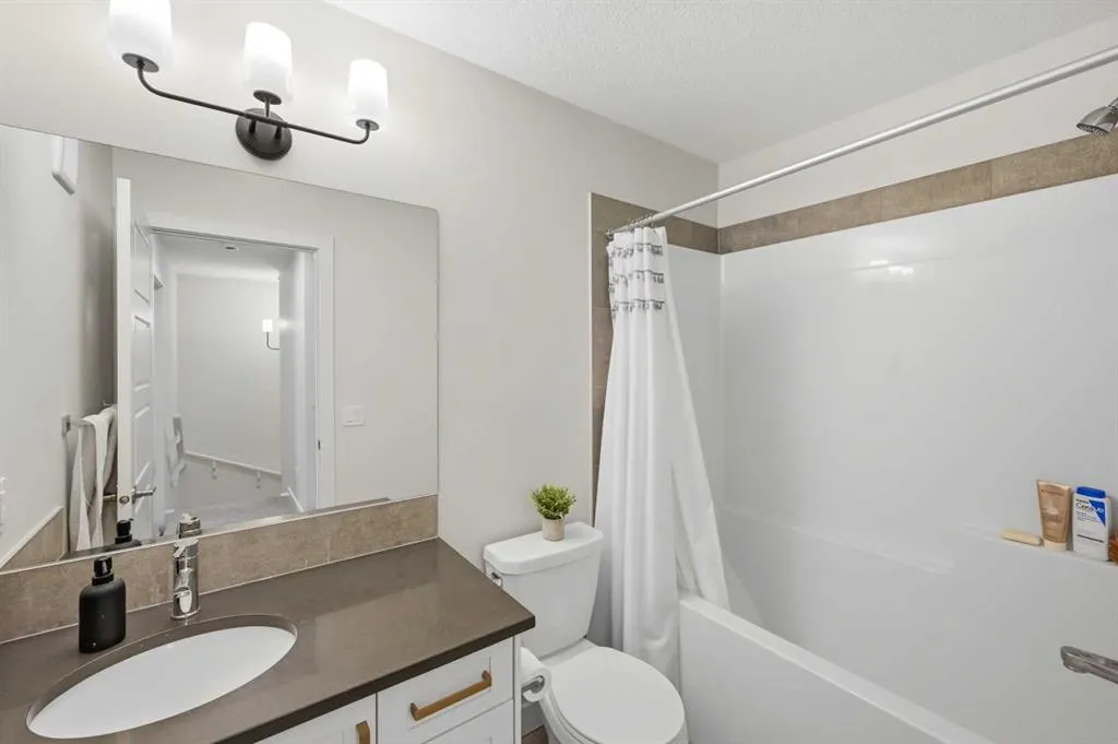 7 Lambeau Lane SE