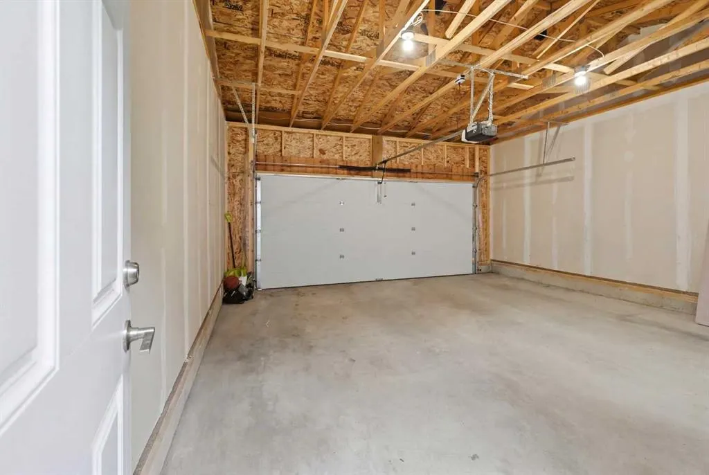 7 Lambeau Lane SE
