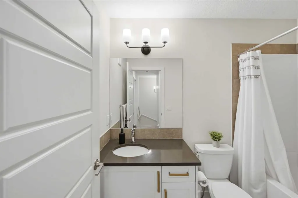 7 Lambeau Lane SE