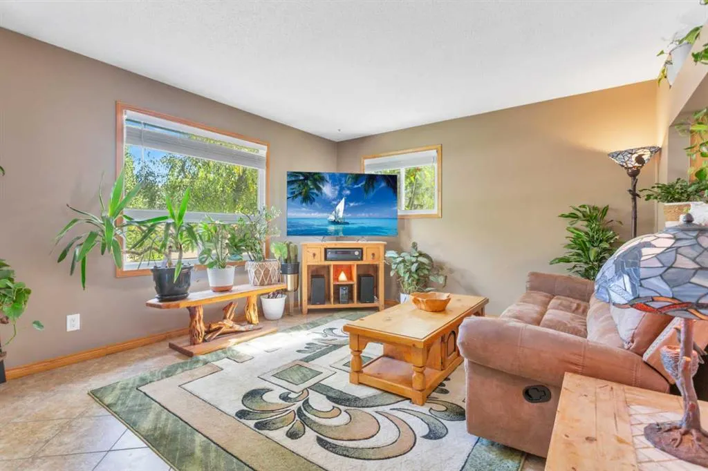 54 Lakeview Crescent