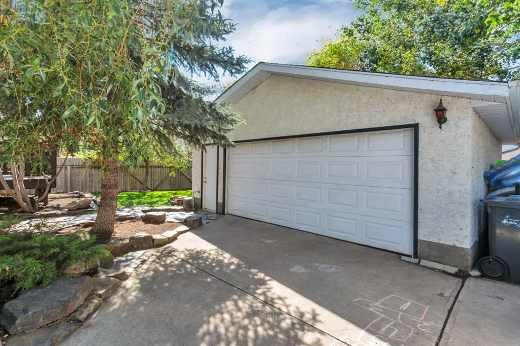 54 Lakeview Crescent