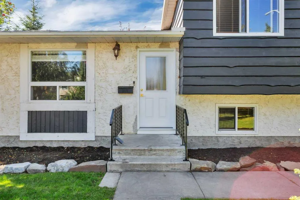 54 Lakeview Crescent