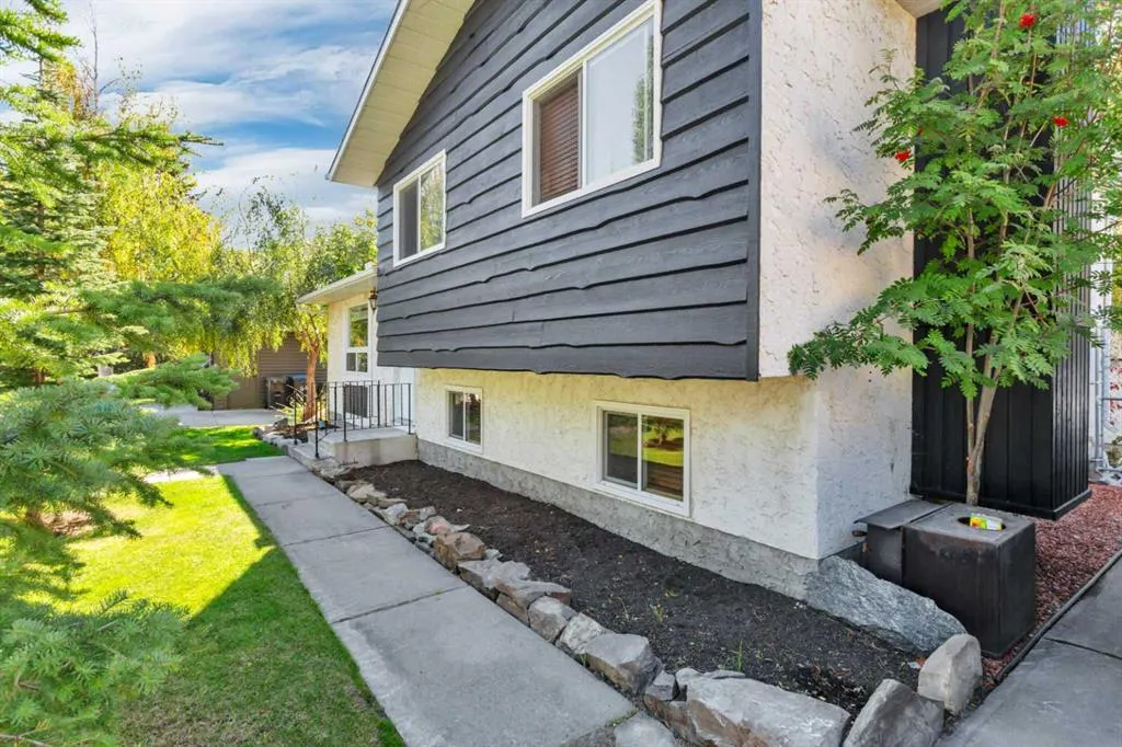 54 Lakeview Crescent