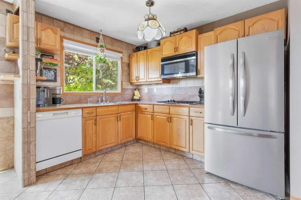 54 Lakeview Crescent
