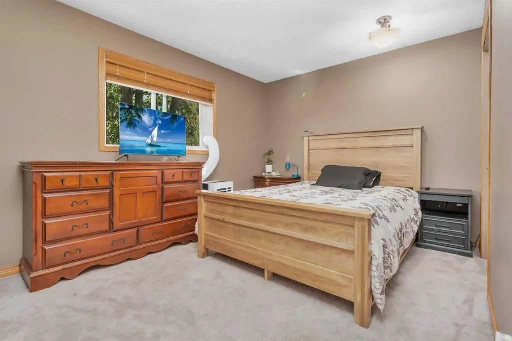 54 Lakeview Crescent