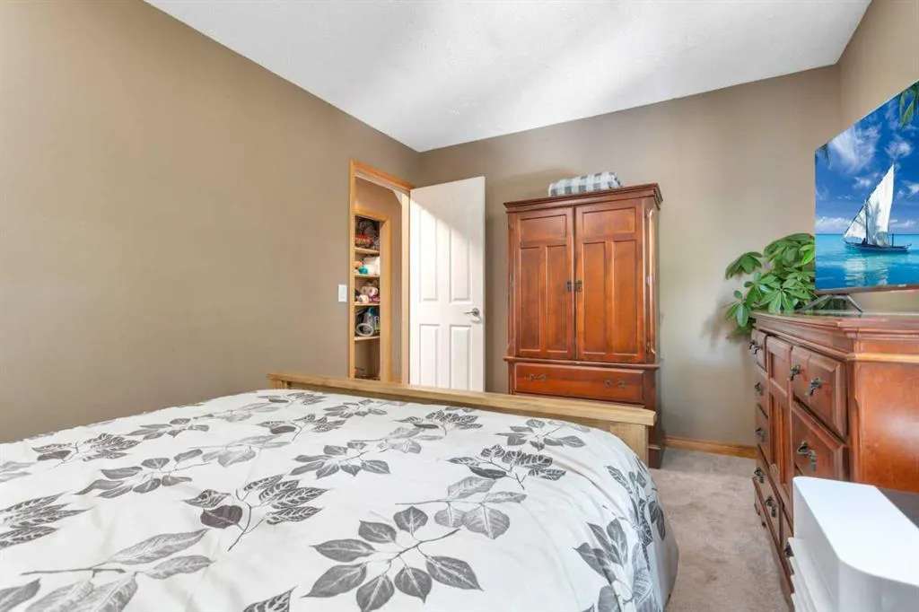 54 Lakeview Crescent