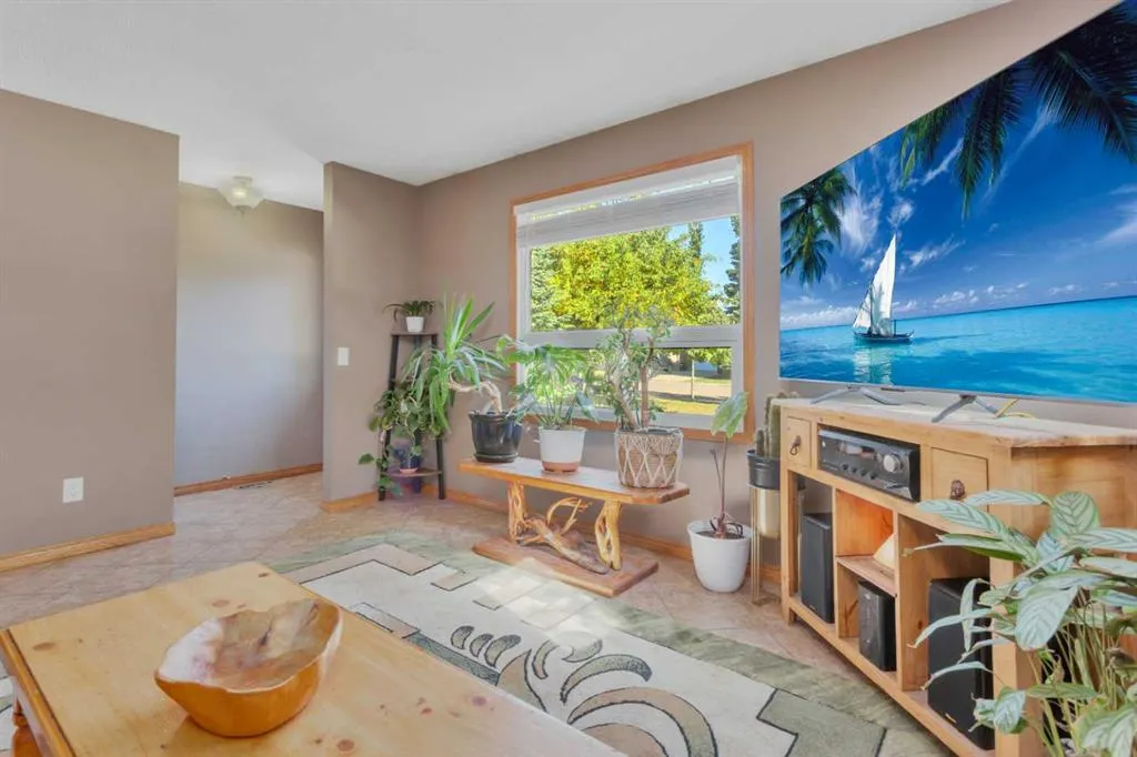 54 Lakeview Crescent