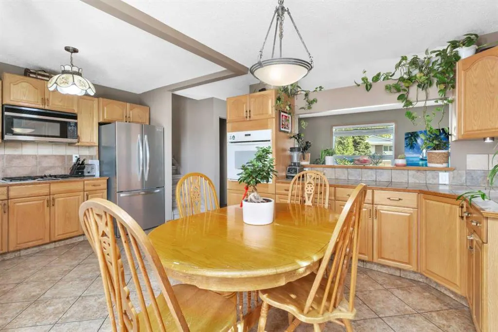 54 Lakeview Crescent