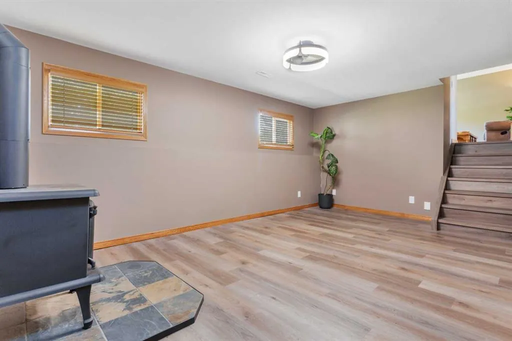 54 Lakeview Crescent