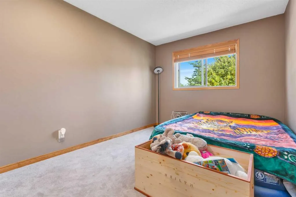 54 Lakeview Crescent