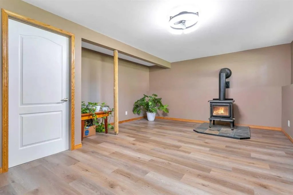 54 Lakeview Crescent