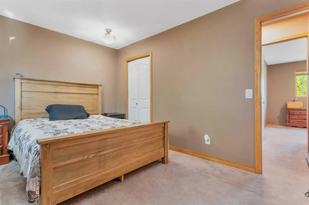 54 Lakeview Crescent