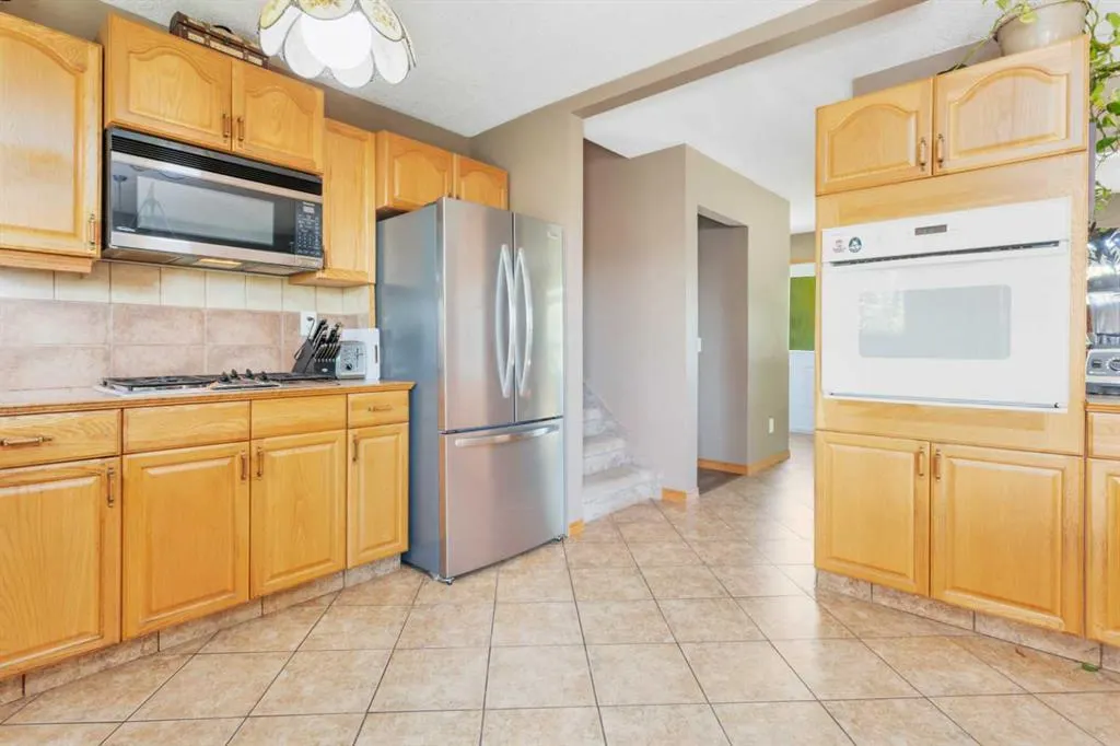 54 Lakeview Crescent