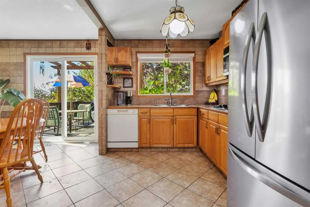 54 Lakeview Crescent
