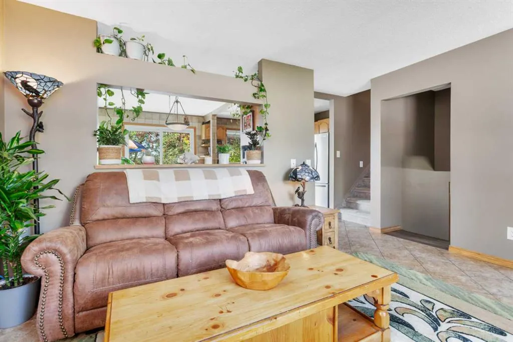 54 Lakeview Crescent