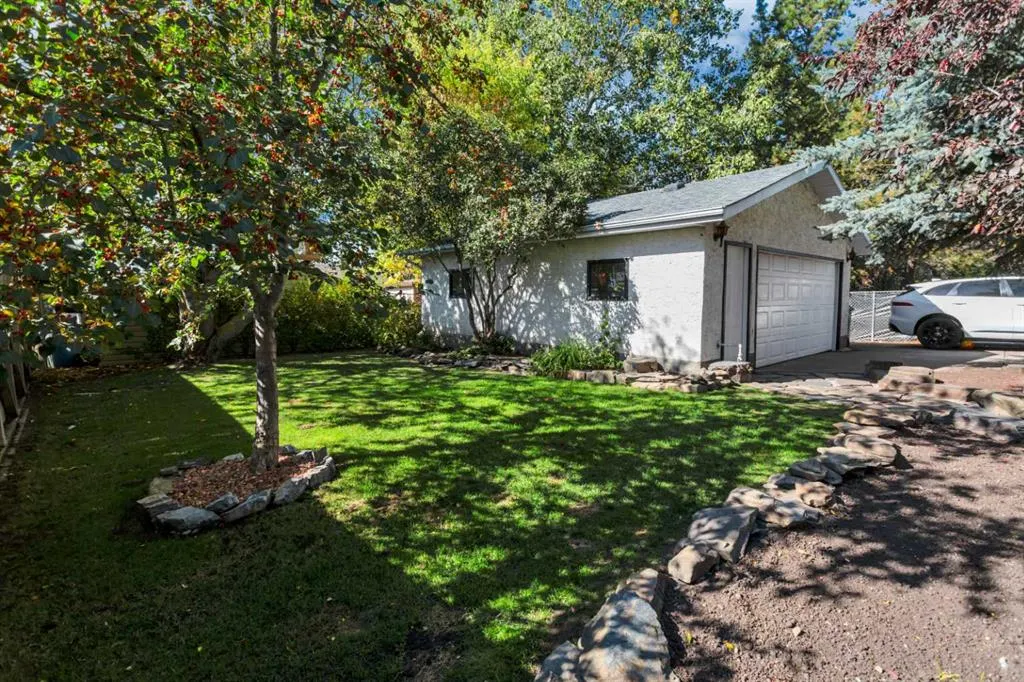 54 Lakeview Crescent