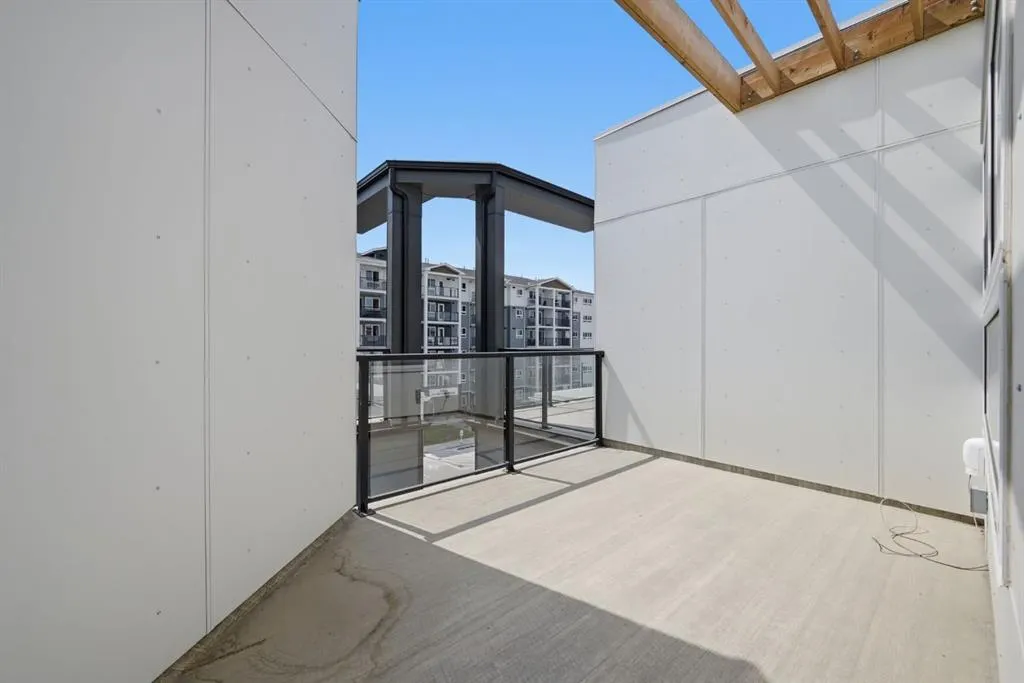151 Skyview Bay NE #2218