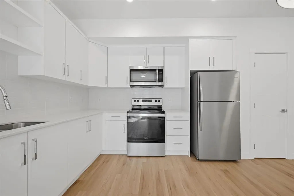 151 Skyview Bay NE #2218