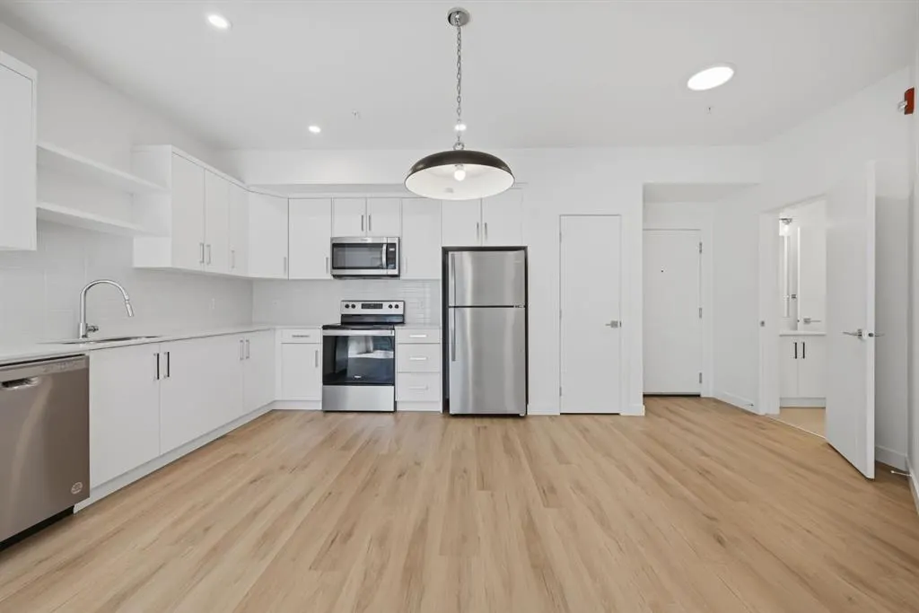 151 Skyview Bay NE #2218