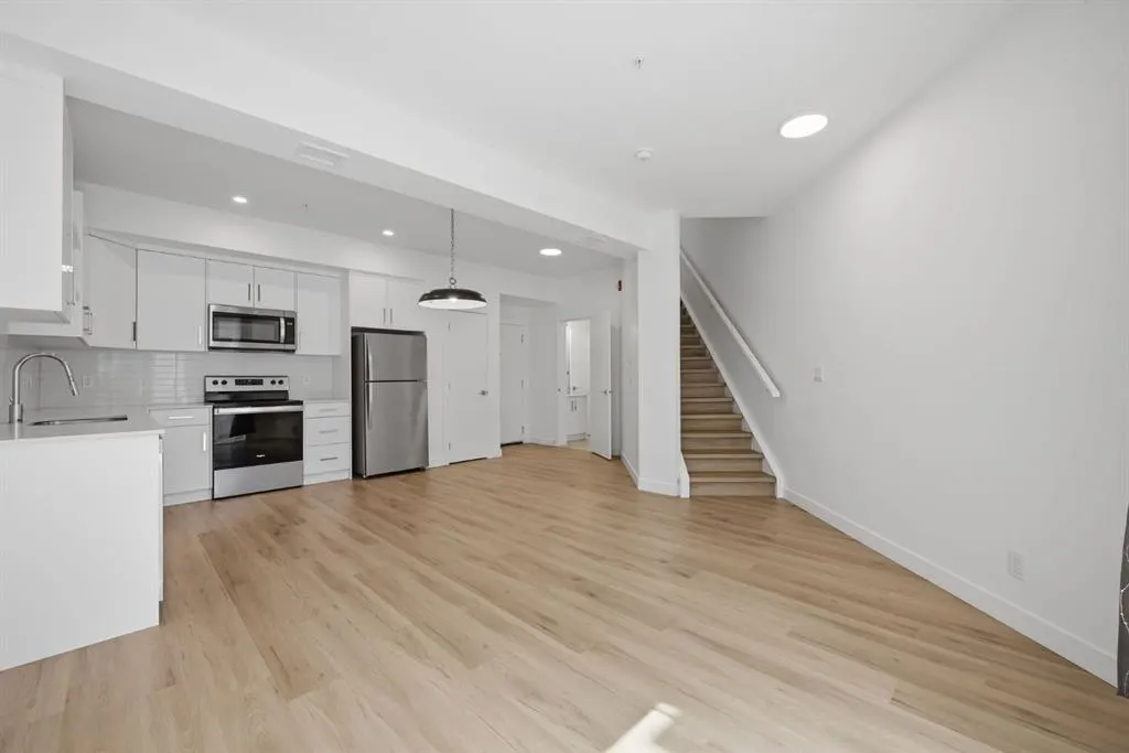 151 Skyview Bay NE #2218