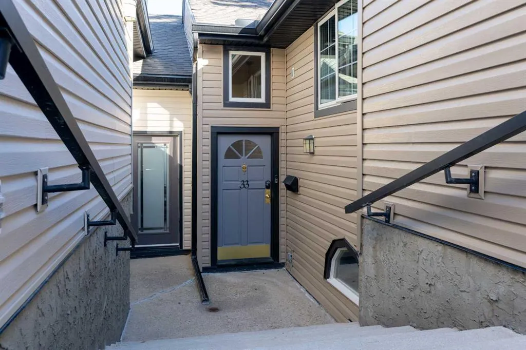448 Strathcona Drive SW #33