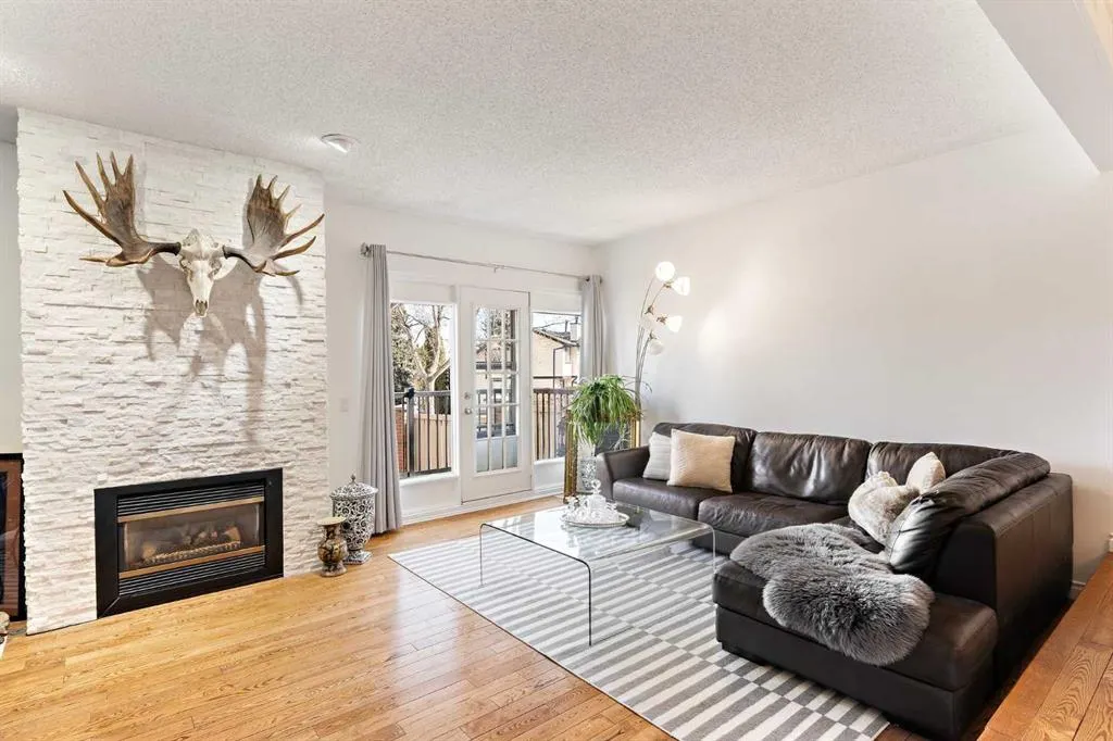 448 Strathcona Drive SW #33