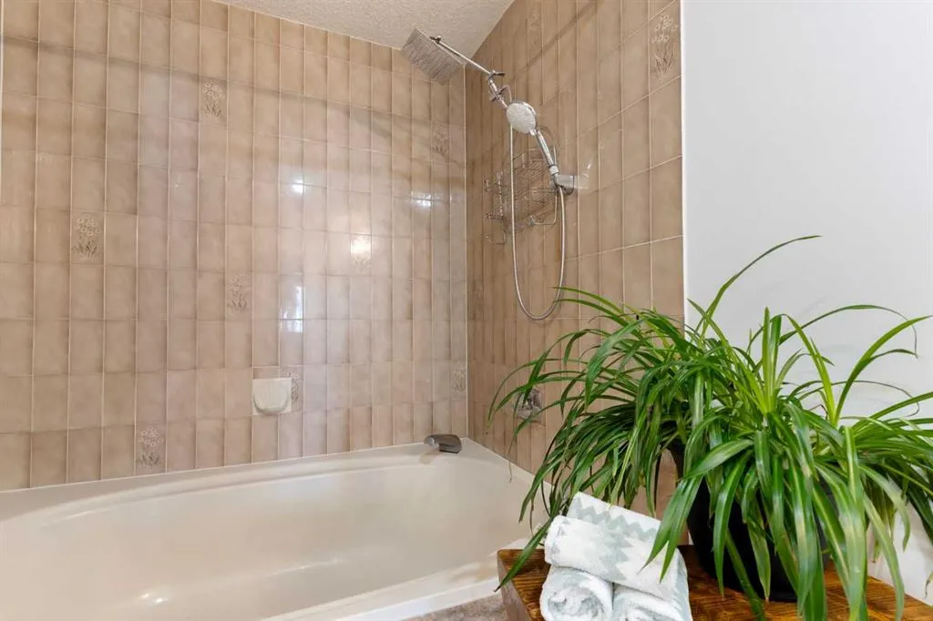 448 Strathcona Drive SW #33