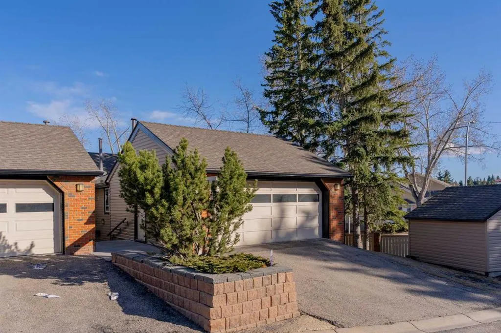 448 Strathcona Drive SW #33