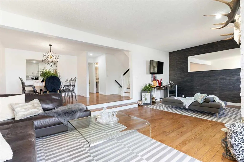 448 Strathcona Drive SW #33